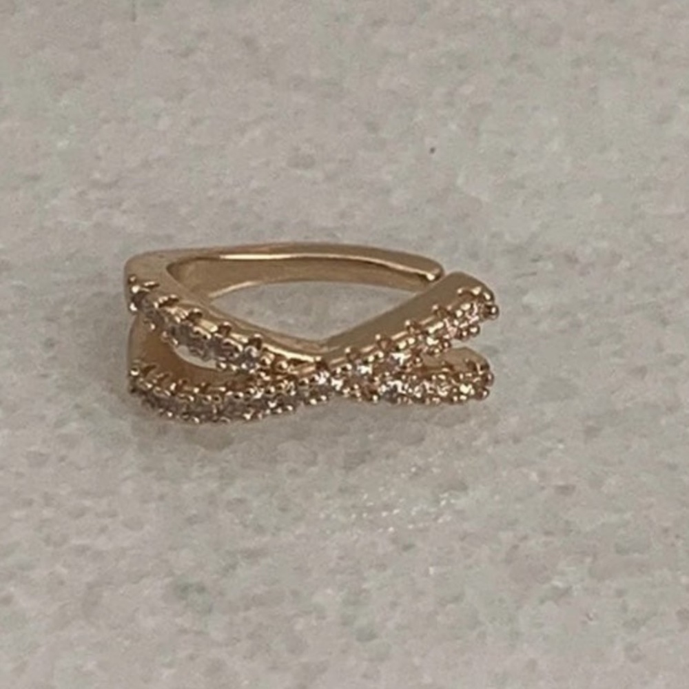 Gold Crystal Infinity Cuff Clip Earring
Brand New - Picture 4 of 4